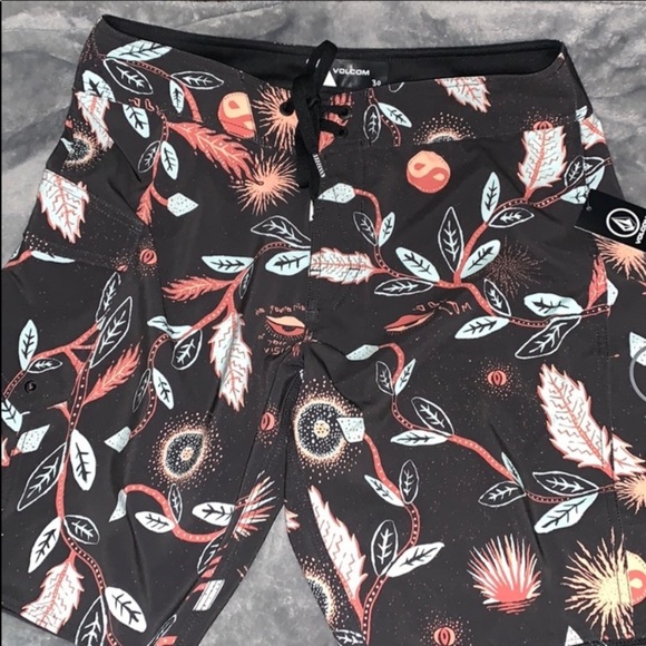 Volcom Veedo 20 Boardshorts Size 30 - Picture 3 of 9
